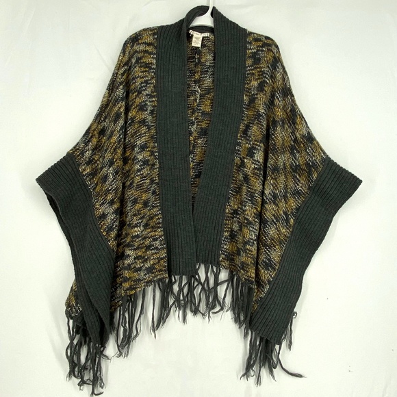 Willow & Clay Womens XS Small Ruana Shawl Gray Yellow with Fringes Acrylic Wool - Picture 1 of 7